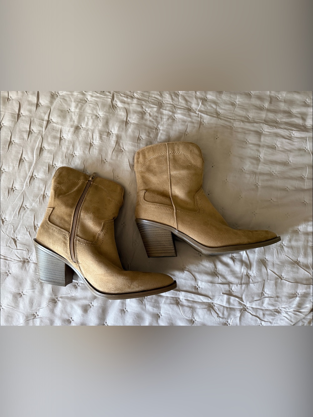 Universal Thread Beige Tan Suede Mid-Heel Western Booties